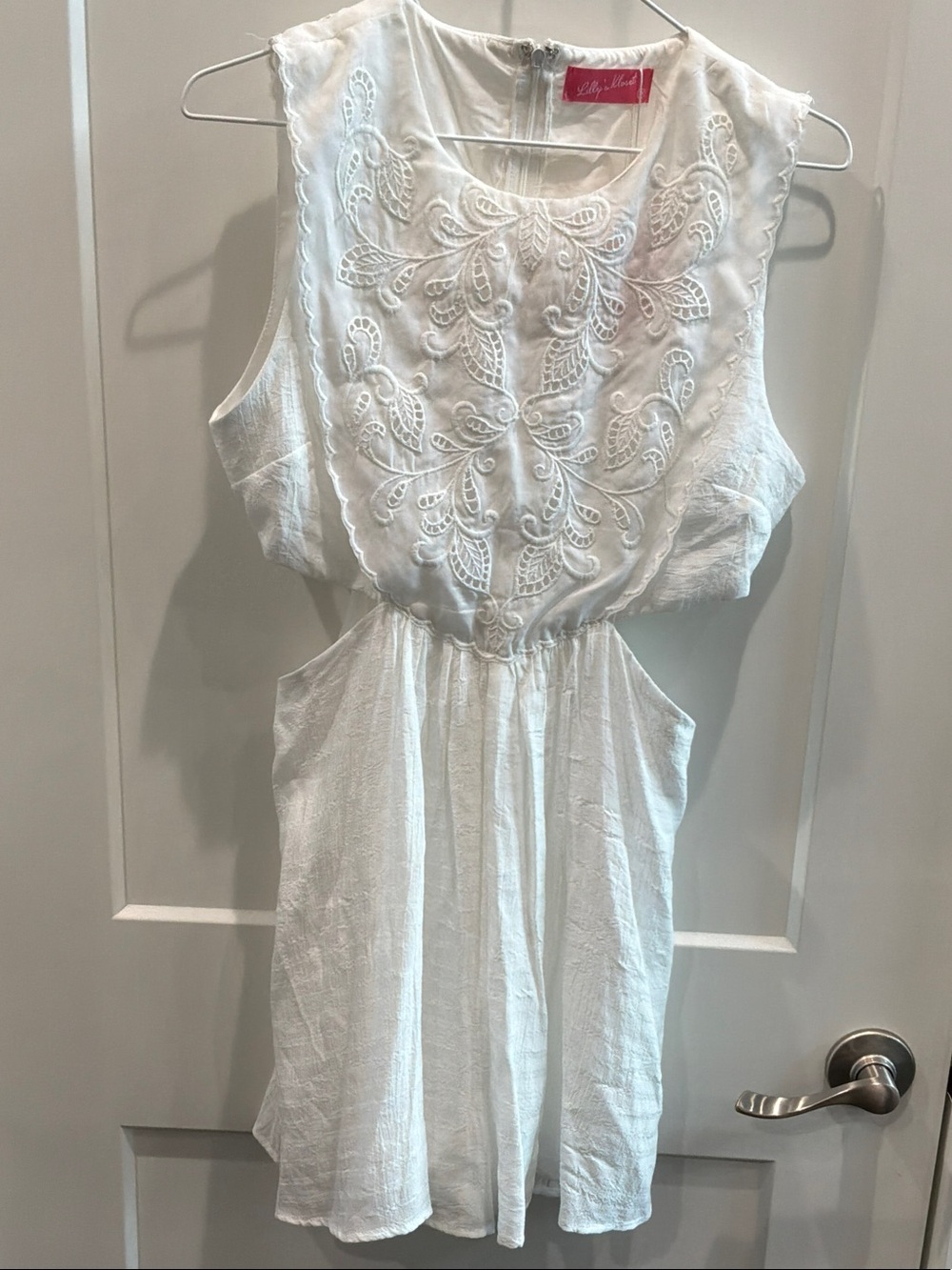 NWT Lilly’s Kloset Medium White Embroidered Sleeveless Romper Side Cutouts